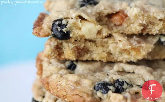 Biscotti di farina d'avena al mirtillo, caramello e cioccolato bianco