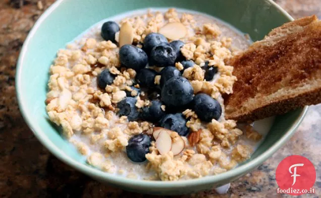 Cereali caldi con Mirtilli e muesli