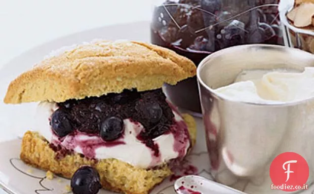 Dolcecuore ai mirtilli e Mandorle con Crčme Fraîche
