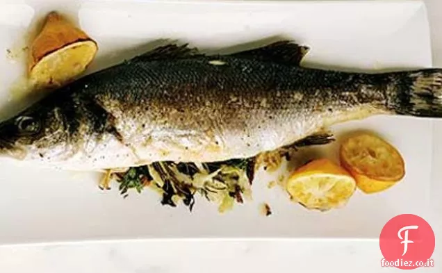 Un intero pesce al forno