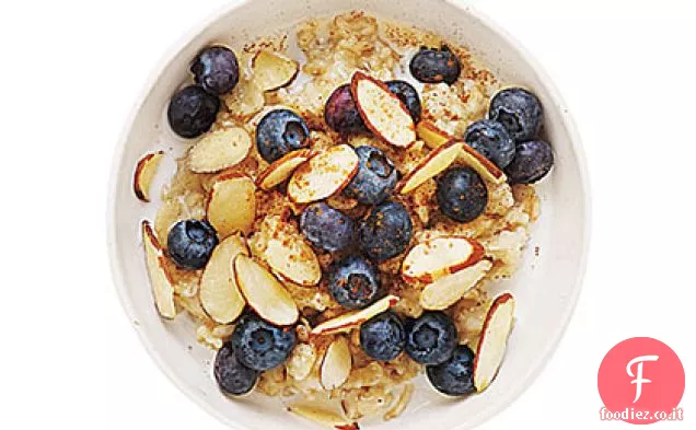 Farina d'avena di mirtilli e mandorle