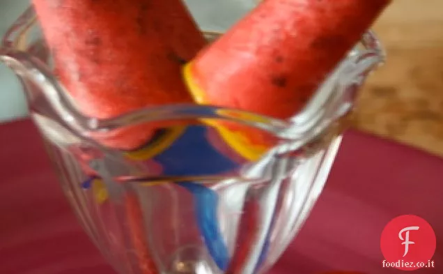 Ghiaccioli fatti in casa alla fragola e ai mirtilli