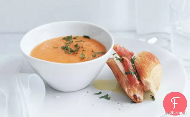 Zuppa di Melone con Prosciutto e Tramezzini di Mozzarella