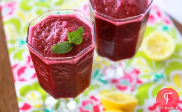 Limonata di ciliegia ghiacciata con agave
