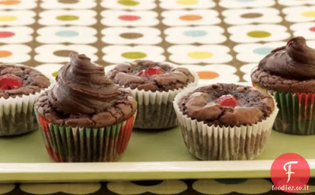 Tazze di ciliegie ricoperte di cioccolato