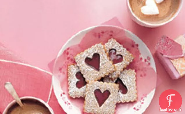 Biscotti di Pecan Linzer con ripieno di ciliegie