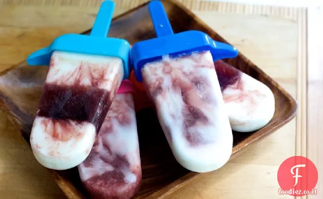 Ghiaccioli di yogurt alla ciliegia
