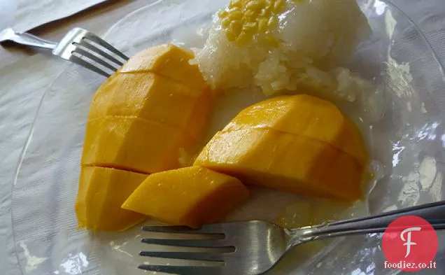 Mango con riso appiccicoso al cocco