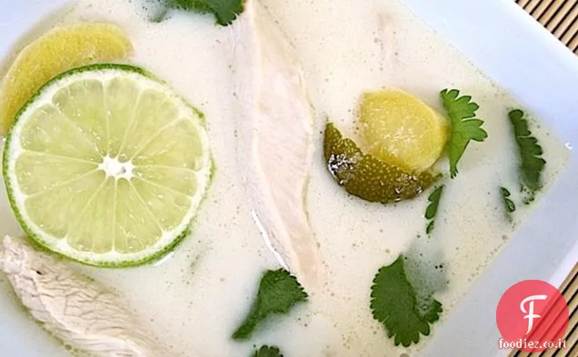 Zuppa di pollo al cocco
