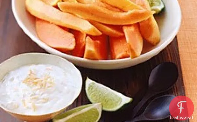 Papaya fresca con yogurt al cocco e lime