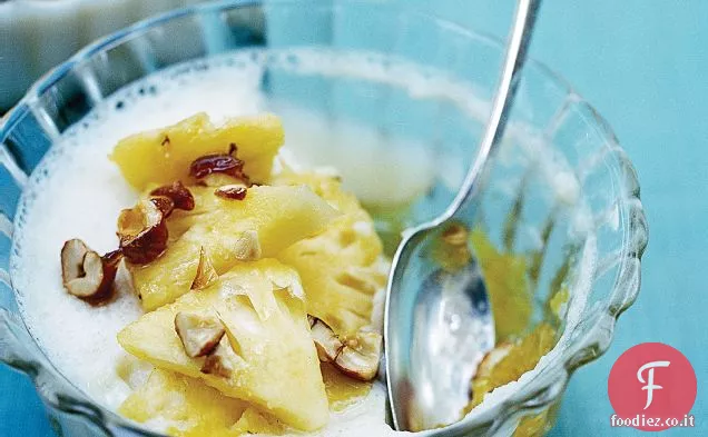 Budino di cocco con ananas e anacardi canditi