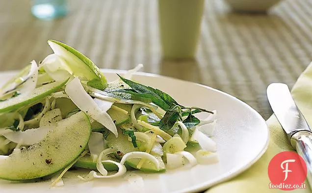 Zenzero, mela verde, cipolla dolce e insalata di cocco