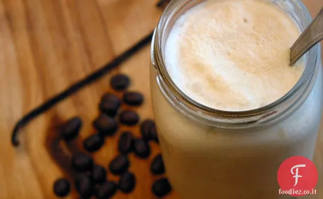 Frullato di caffè alla vaniglia (con un calcio Navan)