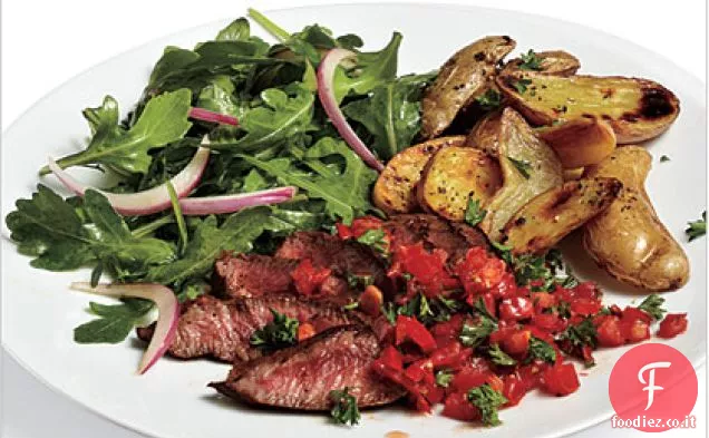 Peperoncino - Espresso strofinato bistecche con salsa di pomodoro caldo