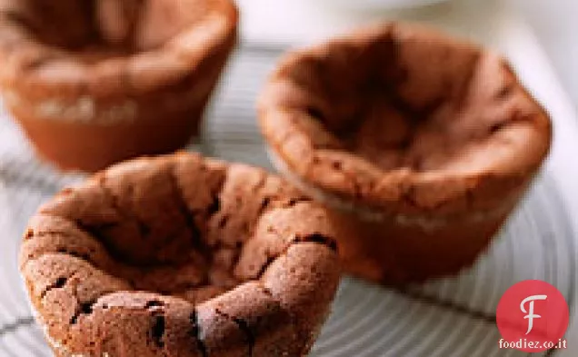Torte al cioccolato affondate con gelato al caffè