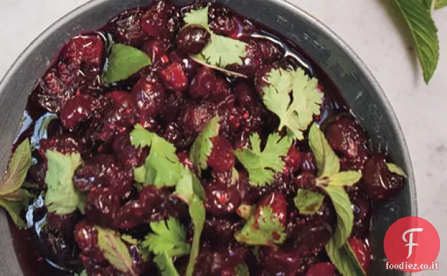 Salsa di mirtilli rossi con vino rosso, melassa di melograno ed erbe mediterranee