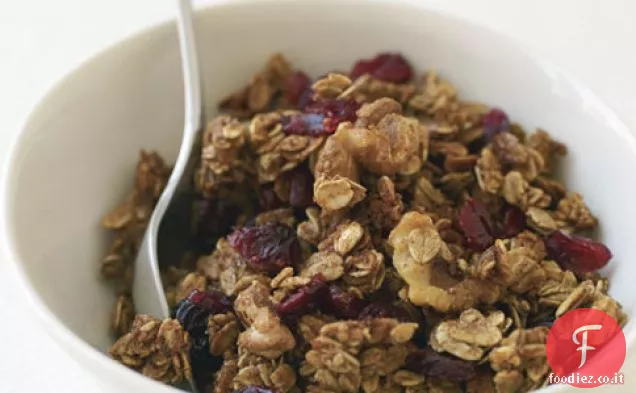 Granola di acero-noce con mirtilli secchi