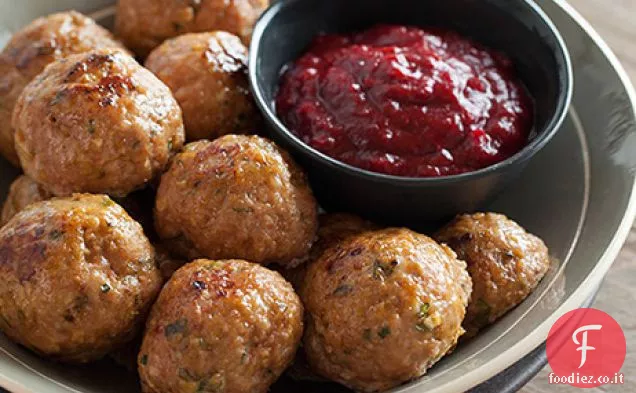 Polpette di tacchino alle erbe e salsa di barbecue di mirtilli rossi