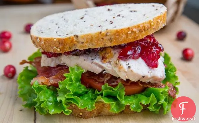 Arrosto di tacchino Club Sandwich con salsa di mirtilli rossi