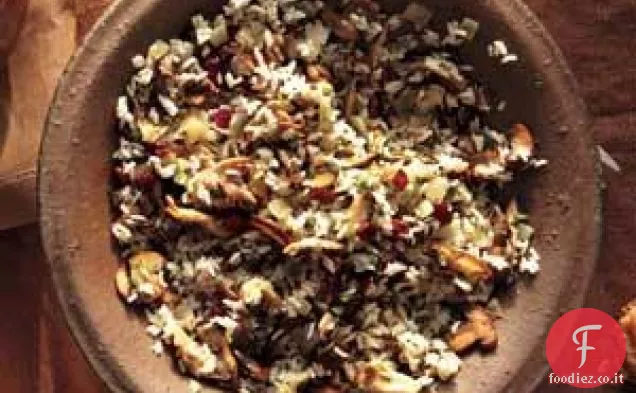 Riso selvatico e funghi Pilaf con mirtilli rossi