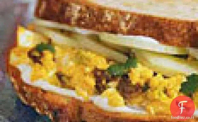 Panini con insalata di uova al curry