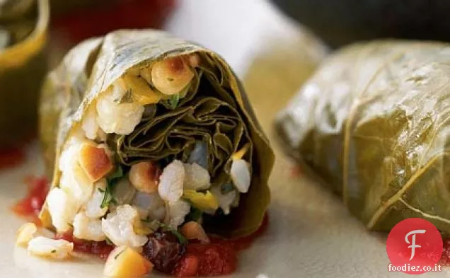 Riso integrale-Foglie di vite ripiene in salsa di pomodoro
