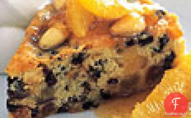 Torta di Dundee con salsa di marmellata calda