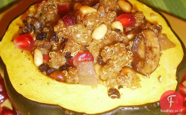 Zucca di ghianda al forno con quinoa marocchina e ripieno di melograno
