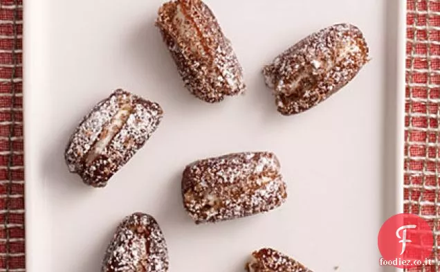 Formaggio di capra e datteri ripieni di cioccolato