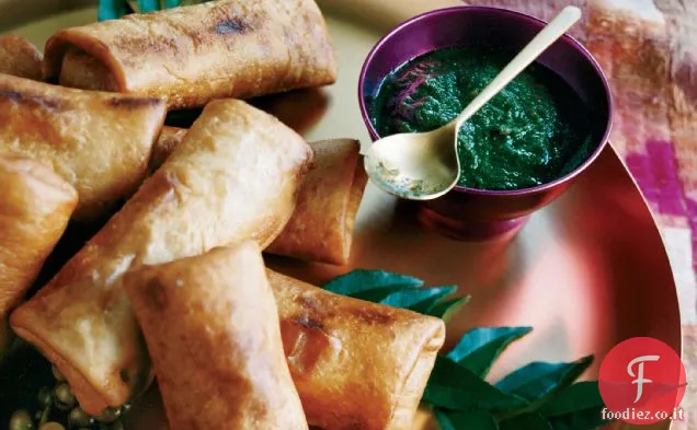 Salsa per immersione alla menta e datteri