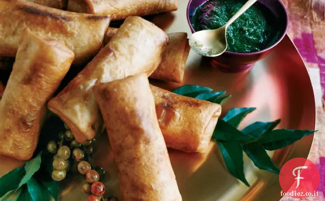 Croccante tacchino Kathi rotoli con menta-e-Data salsa di immersione