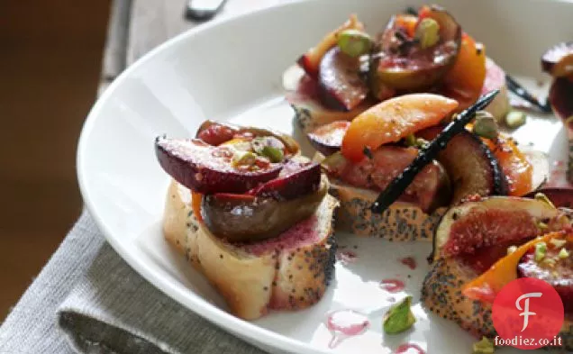 Bruschetta di frutta arrostita alla vaniglia