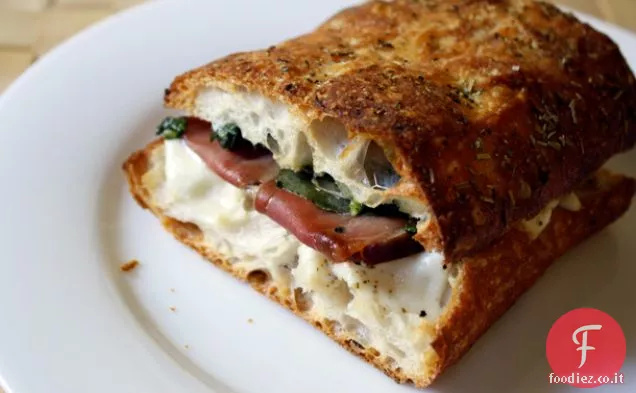 Cena di stasera: Fico caldo, mozzarella e panino al Prosciutto