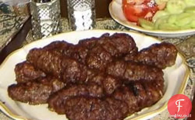 Rotoli di carne macinata alla griglia rumena
