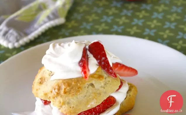 Dolcecuore alla fragola Vegan con panna montata