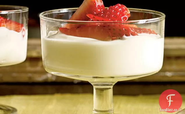 Fragole profumate alla lavanda con crema al miele