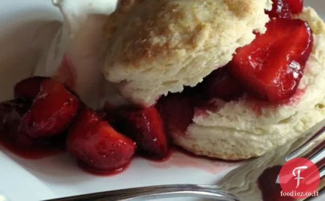 Fragole con Panna e Biscotti