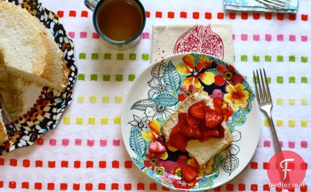 Torta Angel Food con fragole alla vaniglia