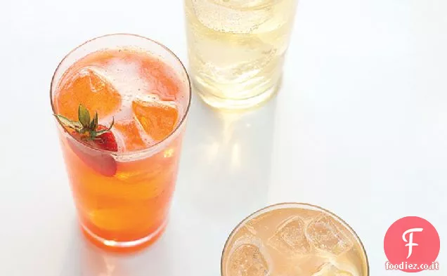 Soda alla fragola, al limone e al basilico