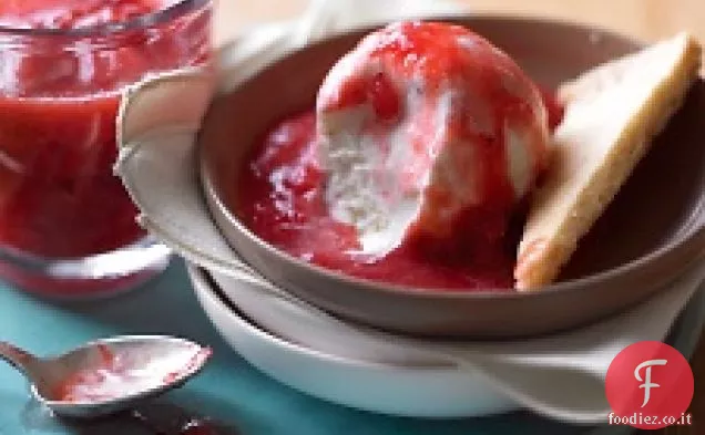 Gelato alla fragola e rabarbaro