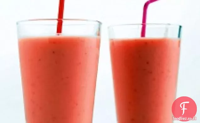 Frullato di fragole, mango e yogurt