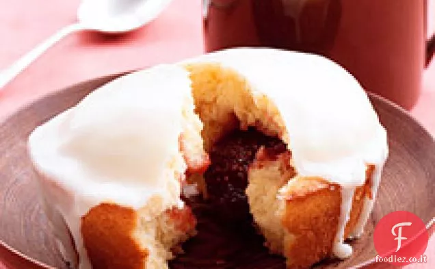 Torte individuali di marmellata di fragole