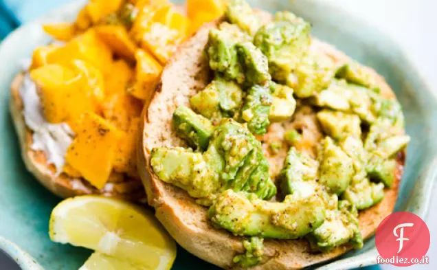 Bagel di guaca-mango