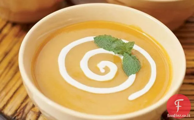Zuppa di mango al pepe arrosto refrigerata