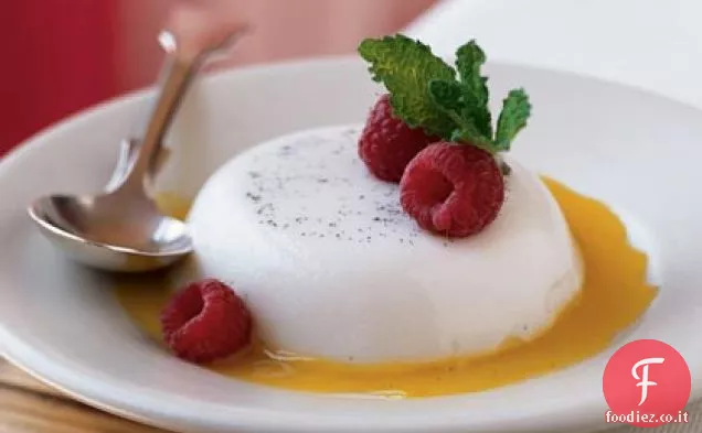 Panna Cotta alla Vaniglia e Mandorle con Salsa di Mango