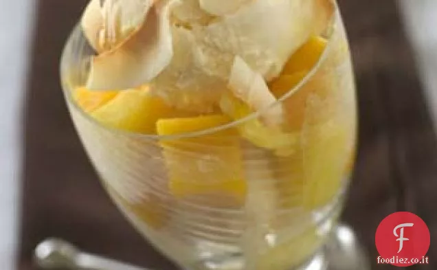 Frutta tropicale saltata in padella con gelato