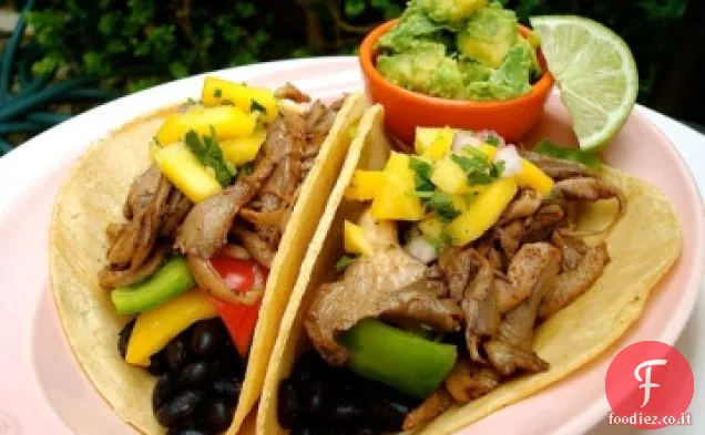 Tacos di funghi ostrica con salsa di mango dolce