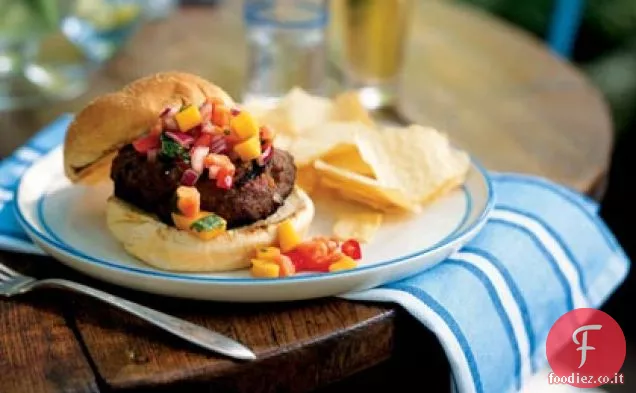 Jamaican Jerk Turchia Hamburger con Papaya-Mango Salsa