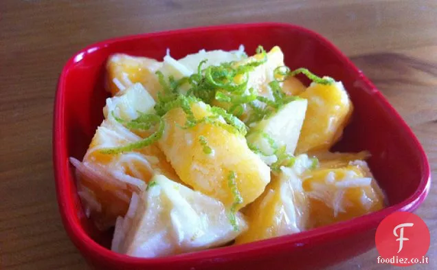 Insalata di mango di mele con salsa di lime allo zenzero