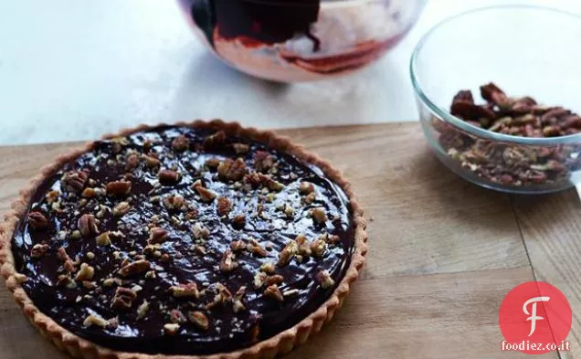 Crostata al cioccolato, pecan e caramello salato